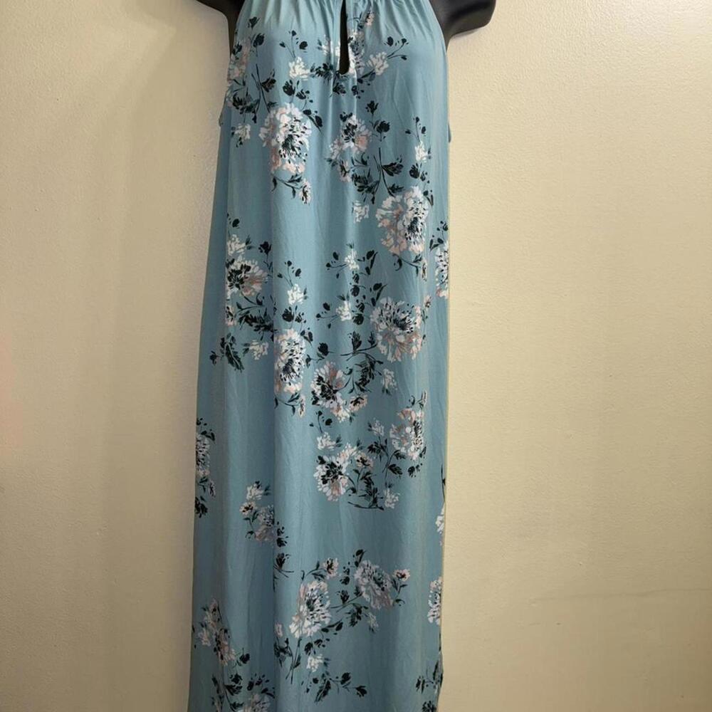Blue floral maxi dress with keyhole‎ detail. Size: L